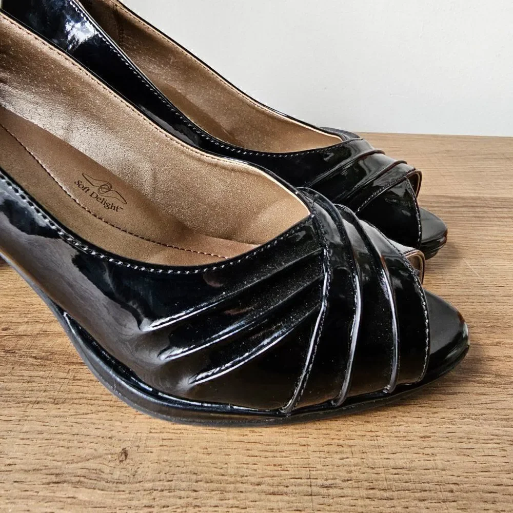 SOFT STYLE A HUSH PUPPIES COMPANY PATENT LEATHER PUMPS SIZE 9.5 WOMENS